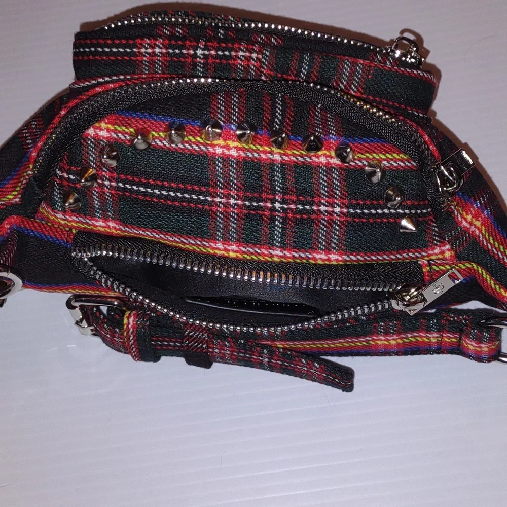 CURRENT MOOD Max Volume Fanny Pack Crossbody - Picture 9 of 17